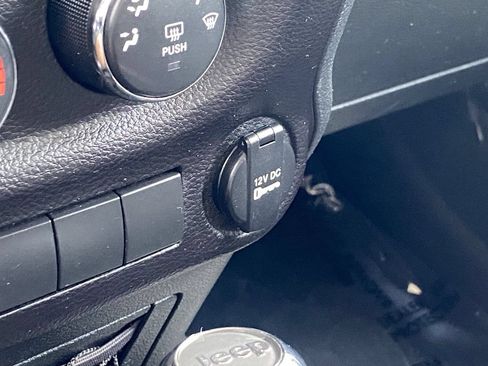 Used 2017 Jeep Wrangler Sport AWD/4WD image 20