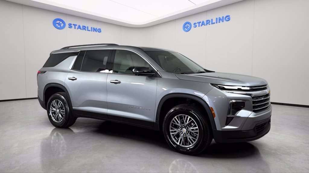 Certified 2026 Chevrolet Traverse LT w/ Driver Confidence Package FWD image 12