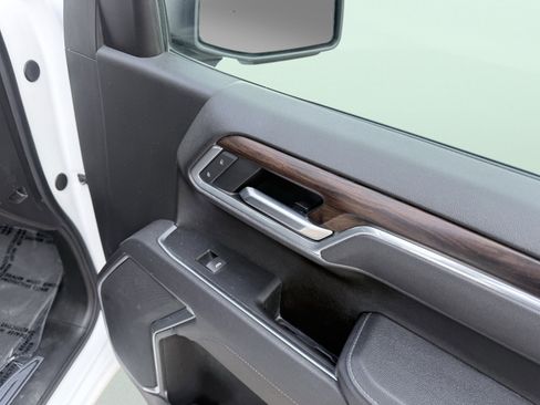 Used 2025 GMC Sierra 1500 SLT image 47