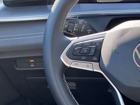 New 2026 Volkswagen Tiguan SE image 15