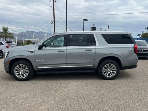 Used 2025 GMC Yukon XL Denali AWD/4WD image 6