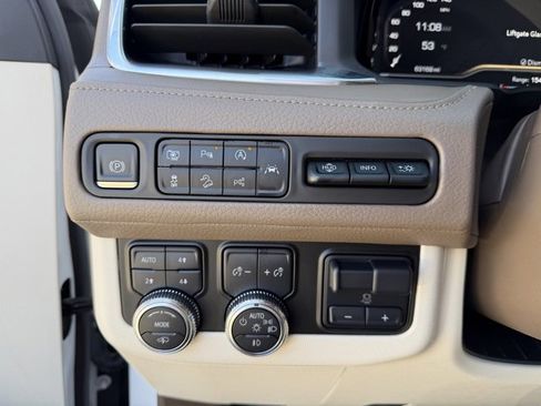 Used 2023 GMC Yukon XL Denali w/ Denali Reserve Package image 14