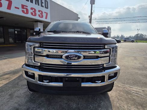 Used 2018 Ford F250 Lariat w/ Chrome Package image 10