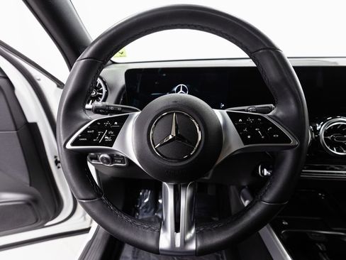 Certified 2025 Mercedes-Benz GLB 250 4MATIC image 11