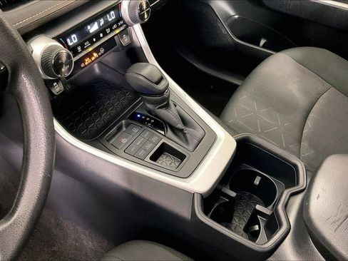 Used 2025 Toyota RAV4 XLE AWD/4WD image 18