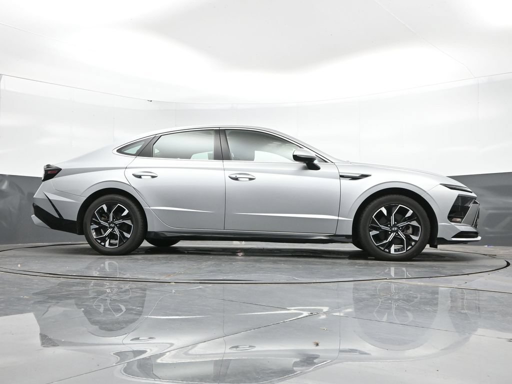 Used 2025 Hyundai Sonata SEL FWD image 40