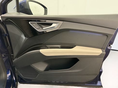 Used 2024 Audi Q4 e-tron Premium image 34