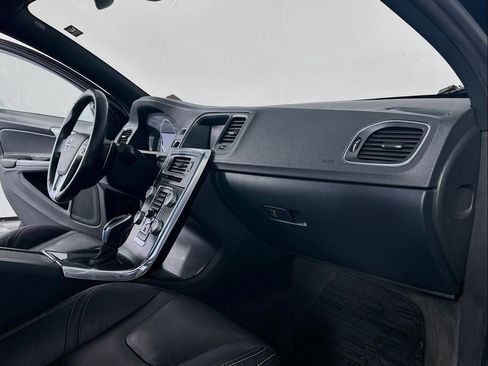 Used 2016 Volvo S60 T6 image 36