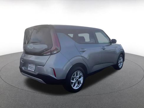 Used 2025 Kia Soul LX w/ LX Technology Package image 14