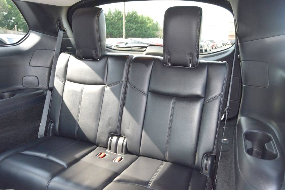 Used 2019 Nissan Pathfinder SL AWD/4WD image 36