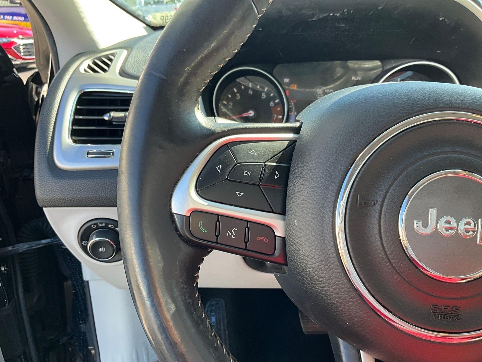 Used 2018 Jeep Compass Latitude w/ Popular Equipment Group FWD image 10