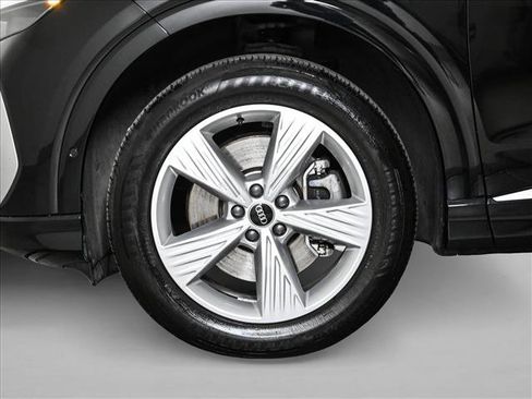 Certified 2023 Audi Q4 e-tron Premium Plus w/ Premium Plus image 25