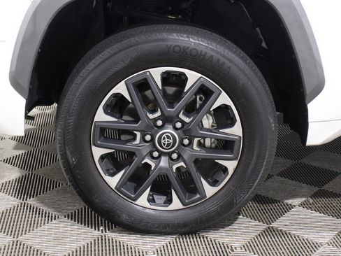 Used 2024 Toyota Tundra Limited image 34