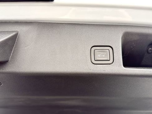 New 2026 Chevrolet Equinox EV LT image 19