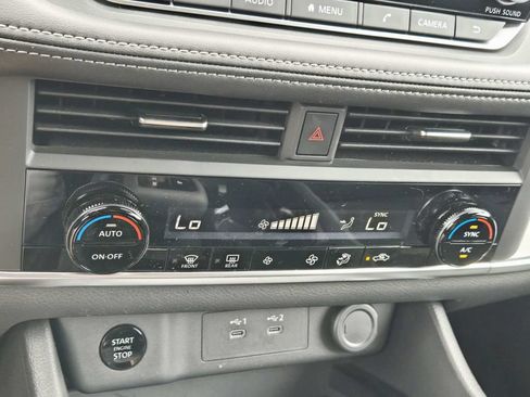 Used 2025 Nissan Rogue SV FWD image 26