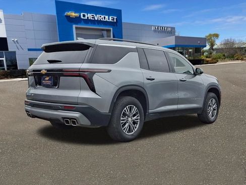 Used 2025 Chevrolet Traverse LT AWD/4WD image 25