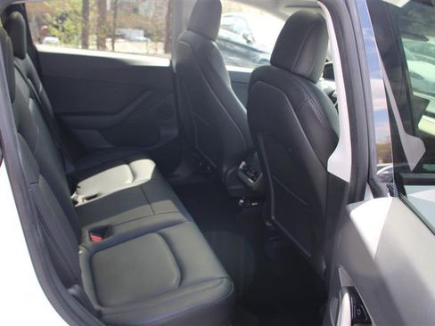Used 2021 Tesla Model Y Long Range image 15