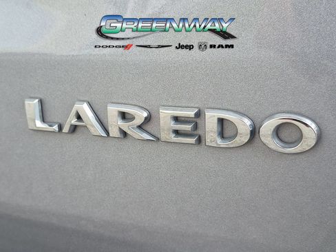 Used 2020 Jeep Grand Cherokee Laredo AWD/4WD image 29