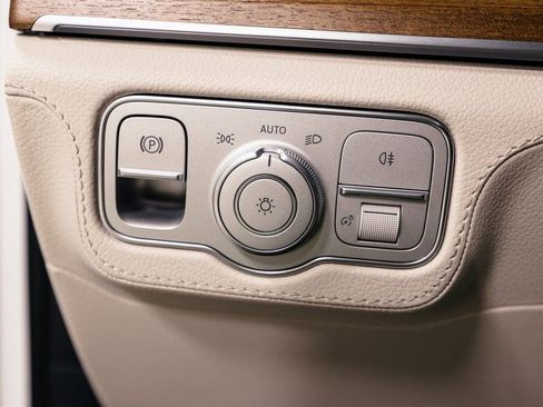 Certified 2026 Mercedes-Benz GLS 450 GLS 450 image 10