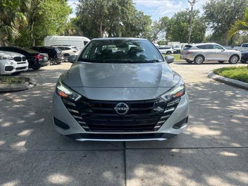 Used 2025 Nissan Versa SV FWD image 3