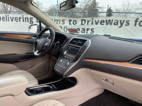 Used 2017 Lincoln MKC Select image 16