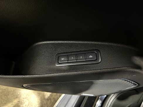 Used 2020 GMC Yukon SLT AWD/4WD image 14