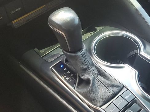 Used 2020 Toyota Camry XSE w/ Navigation Package FWD image 32