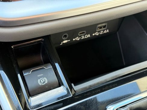 Used 2023 Subaru Outback Limited image 16