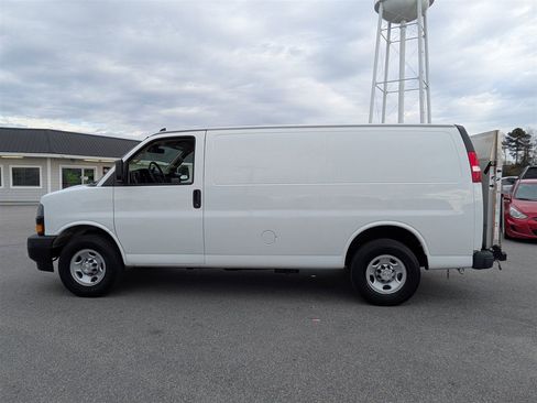 Used 2021 Chevrolet Express 3500 w/ Driver Convenience Package image 2