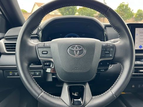 Used 2025 Toyota Camry SE FWD image 31