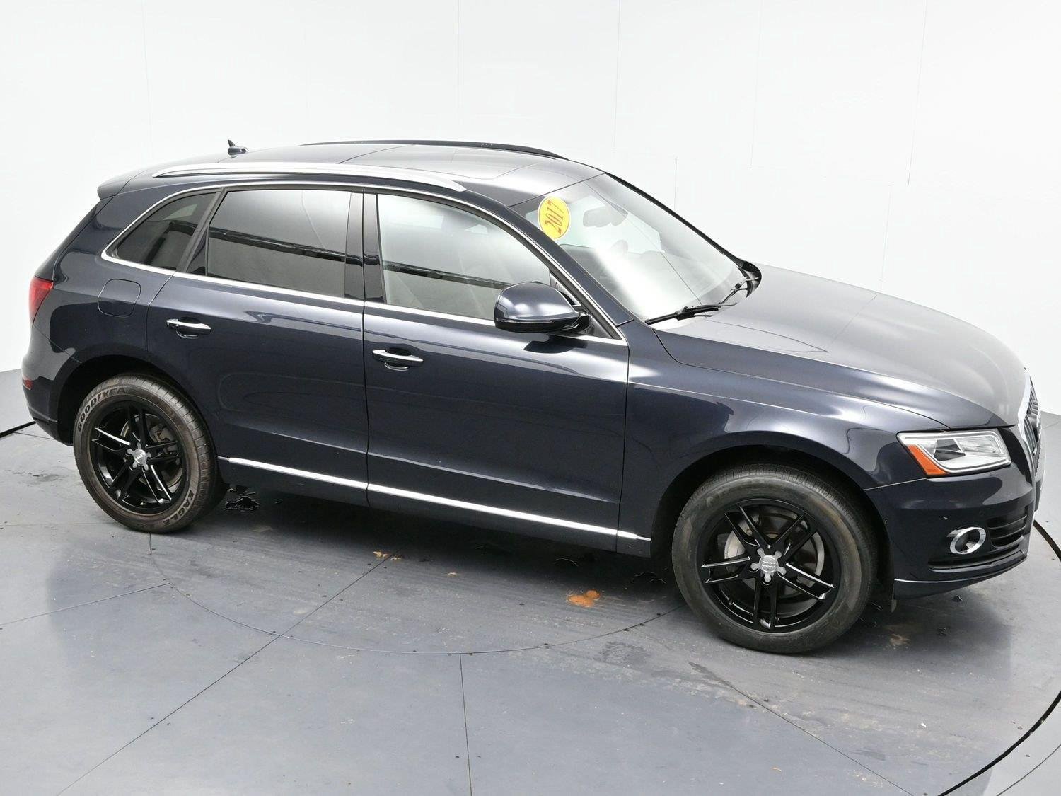 Used 2017 Audi Q5 2.0T Premium Plus w/ Technology Package AWD/4WD image 31