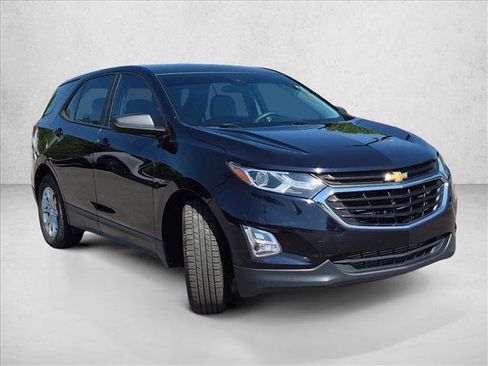 Used 2020 Chevrolet Equinox LS FWD image 3
