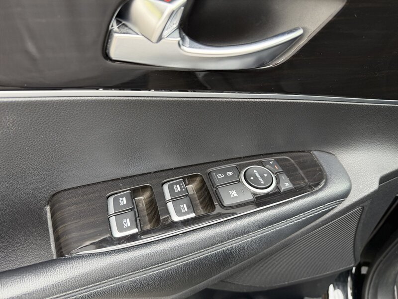 Used 2019 Kia Sorento AWD V6 image 19