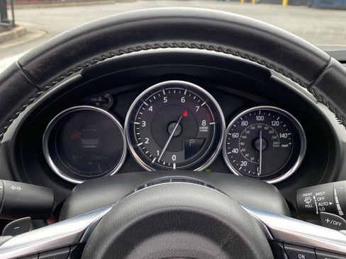 Used 2020 MAZDA MX-5 Miata Grand Touring image 9