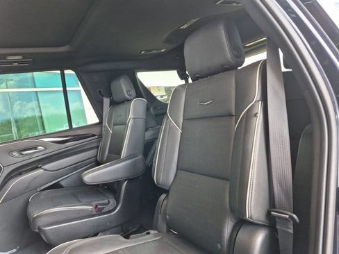 Used 2021 Cadillac Escalade Sport AWD/4WD image 9