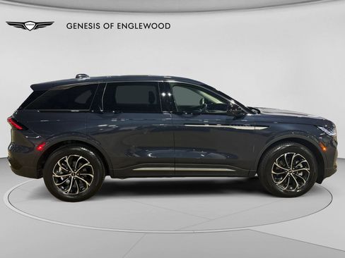 Used 2024 Lincoln Nautilus Premier AWD/4WD image 8
