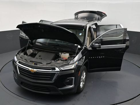 Used 2023 Chevrolet Traverse LS FWD image 19