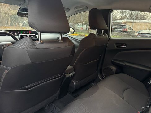 Used 2019 Toyota Prius L Eco image 17