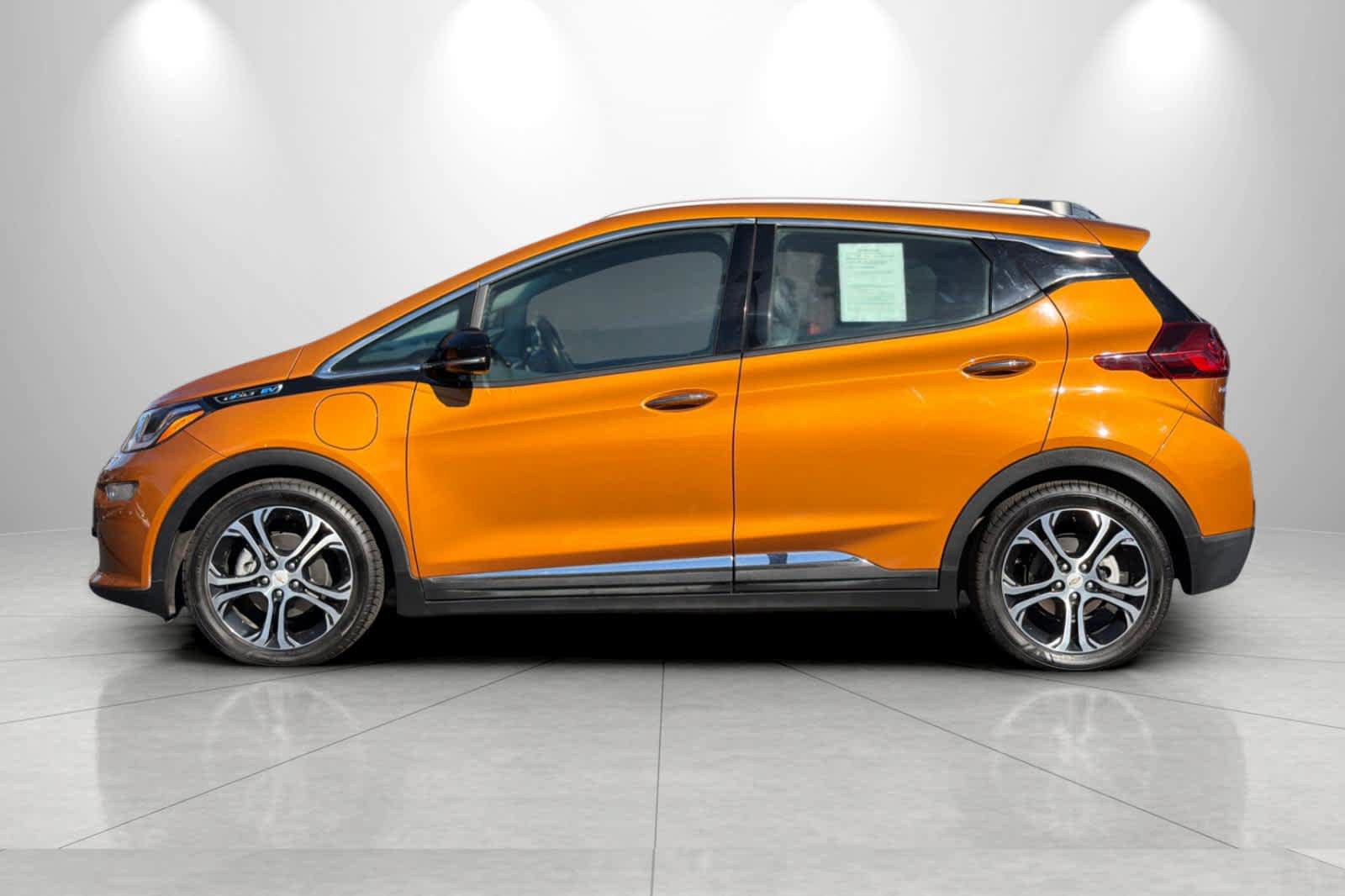 Used 2018 Chevrolet Bolt Premier w/ Driver Confidence II Package FWD image 5
