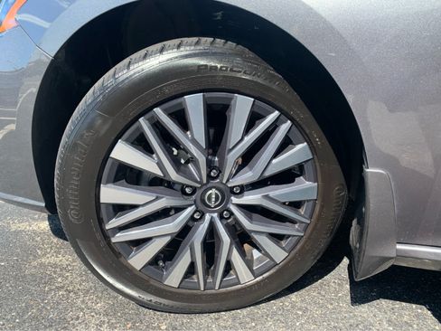 Used 2023 Nissan Altima 2.5 SV w/ SV Premium Package AWD/4WD image 8