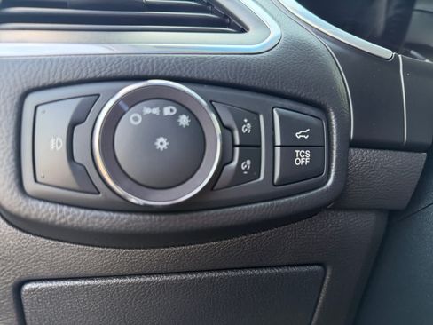 Used 2019 Ford Edge Titanium w/ Equipment Group 301A AWD/4WD image 25