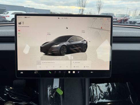 Used 2024 Tesla Model 3 Standard Range image 28