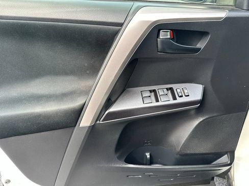 Used 2018 Toyota RAV4 LE w/ All Weather Liner Package FWD image 15