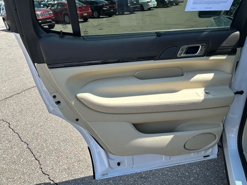 Used 2014 Lincoln MKT AWD w/ Equipment Group 201A image 14
