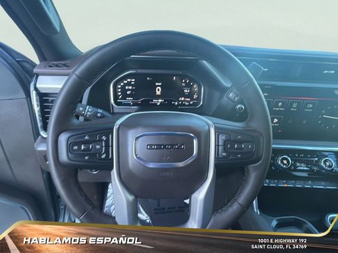 Used 2025 GMC Sierra 2500 Denali image 18