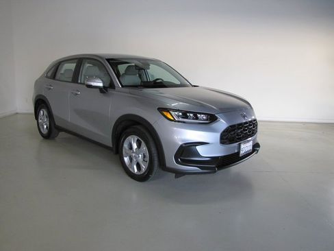 Certified 2023 Honda HR-V LX image 3