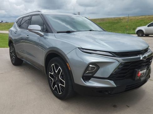 Used 2023 Chevrolet Blazer RS FWD image 4