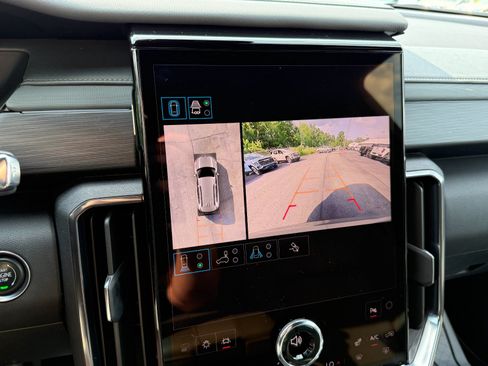 Used 2025 GMC Acadia AT4 AWD/4WD image 39