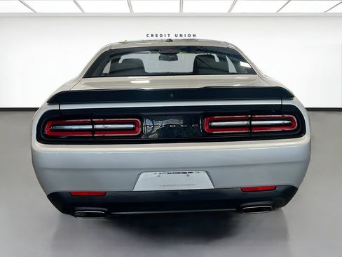 Used 2023 Dodge Challenger SXT image 5