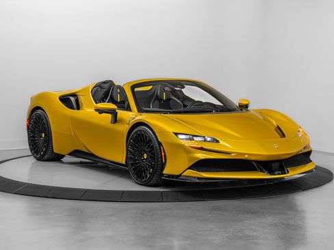 Used 2022 Ferrari SF90 Spider AWD/4WD image 1